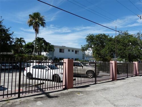 Building Photo - 2233 Calais Dr