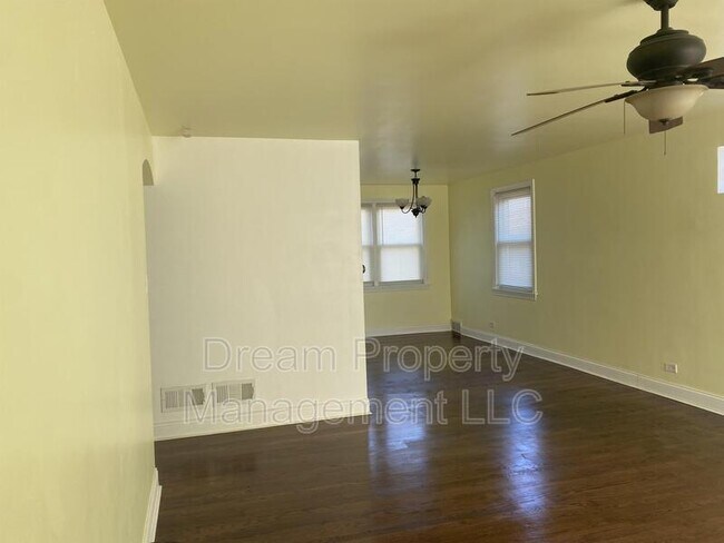 Foto del edificio - 7922 S Ellis Ave