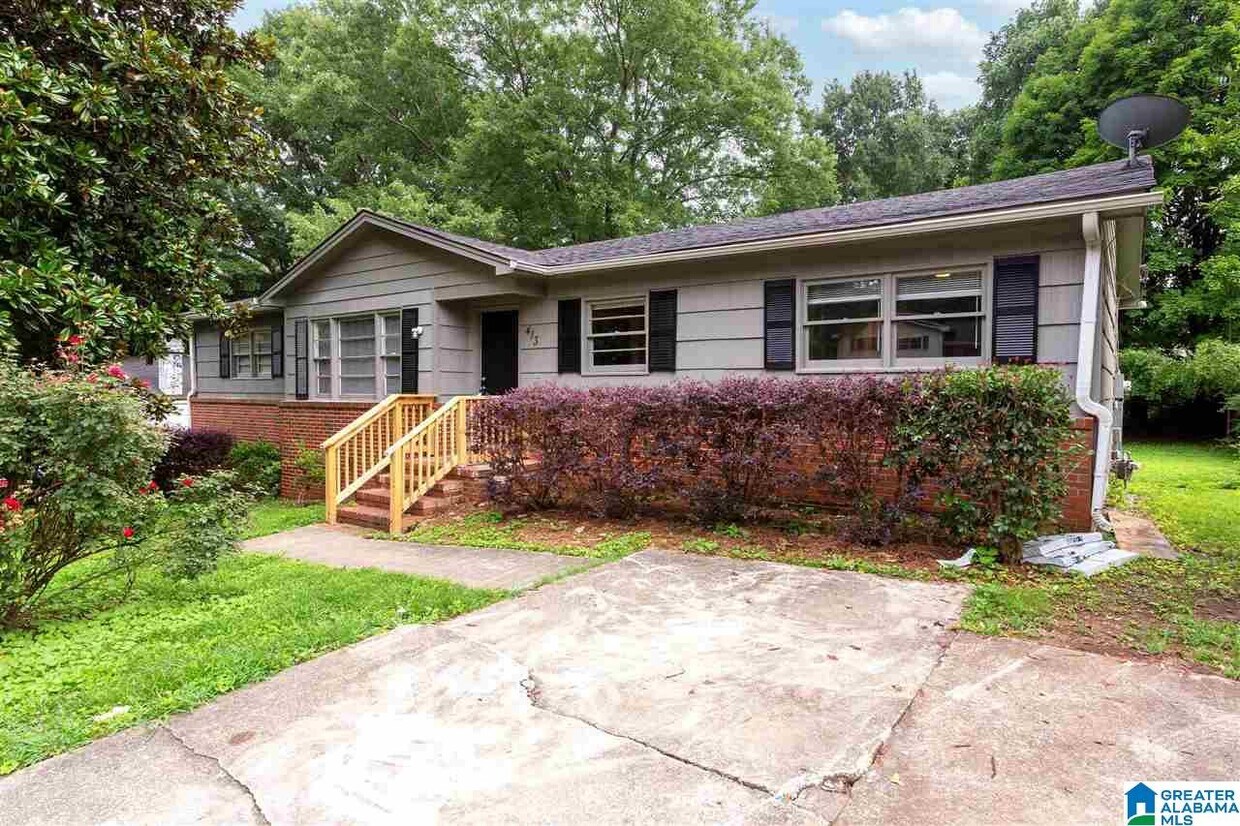 Foto principal - 413 20th Ave NE