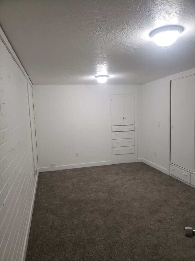 Building Photo - 13413 S Minuteman Drive #7-#9, Draper, UT ...