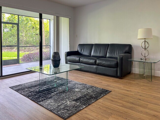 Foto del edificio - 9235 SW 8th St