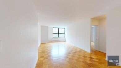 Building Photo - 247 W 87th St