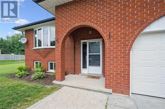 Building Photo - 9505 Maas Park Dr
