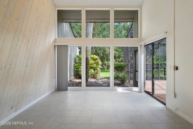 Building Photo - 9787 Sawgrass Dr E