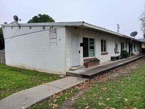 Building Photo - 416 Hilborn St