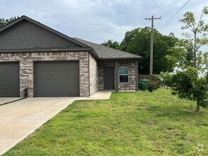 Building Photo - 2701 Ginger Ct
