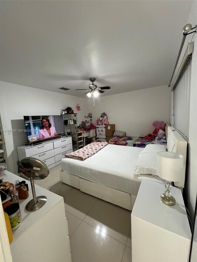 Foto del edificio - 467 E 13th St