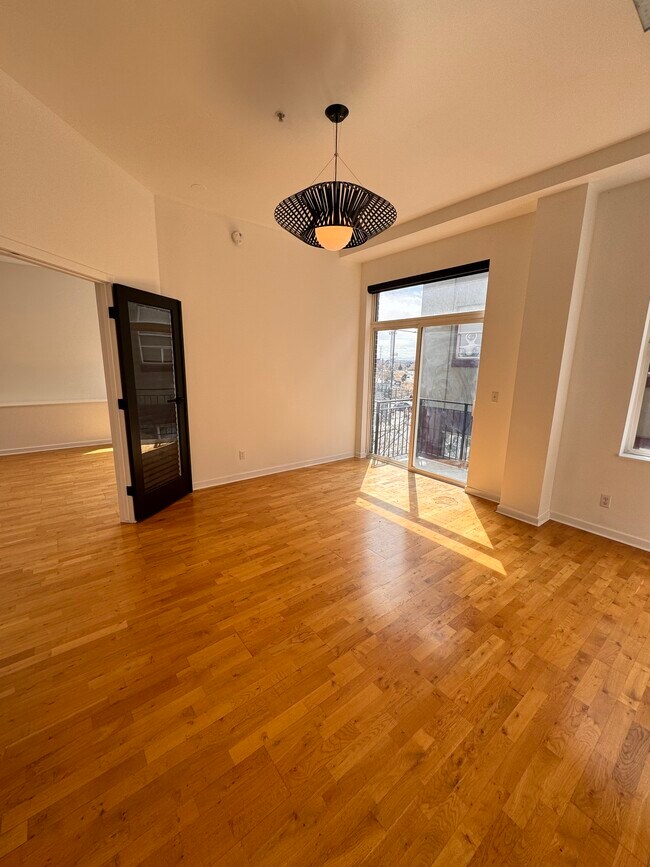 Foto del edificio - 1521 Central St