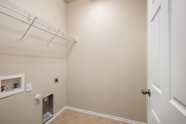 Building Photo - 27 Juniper Berry Way