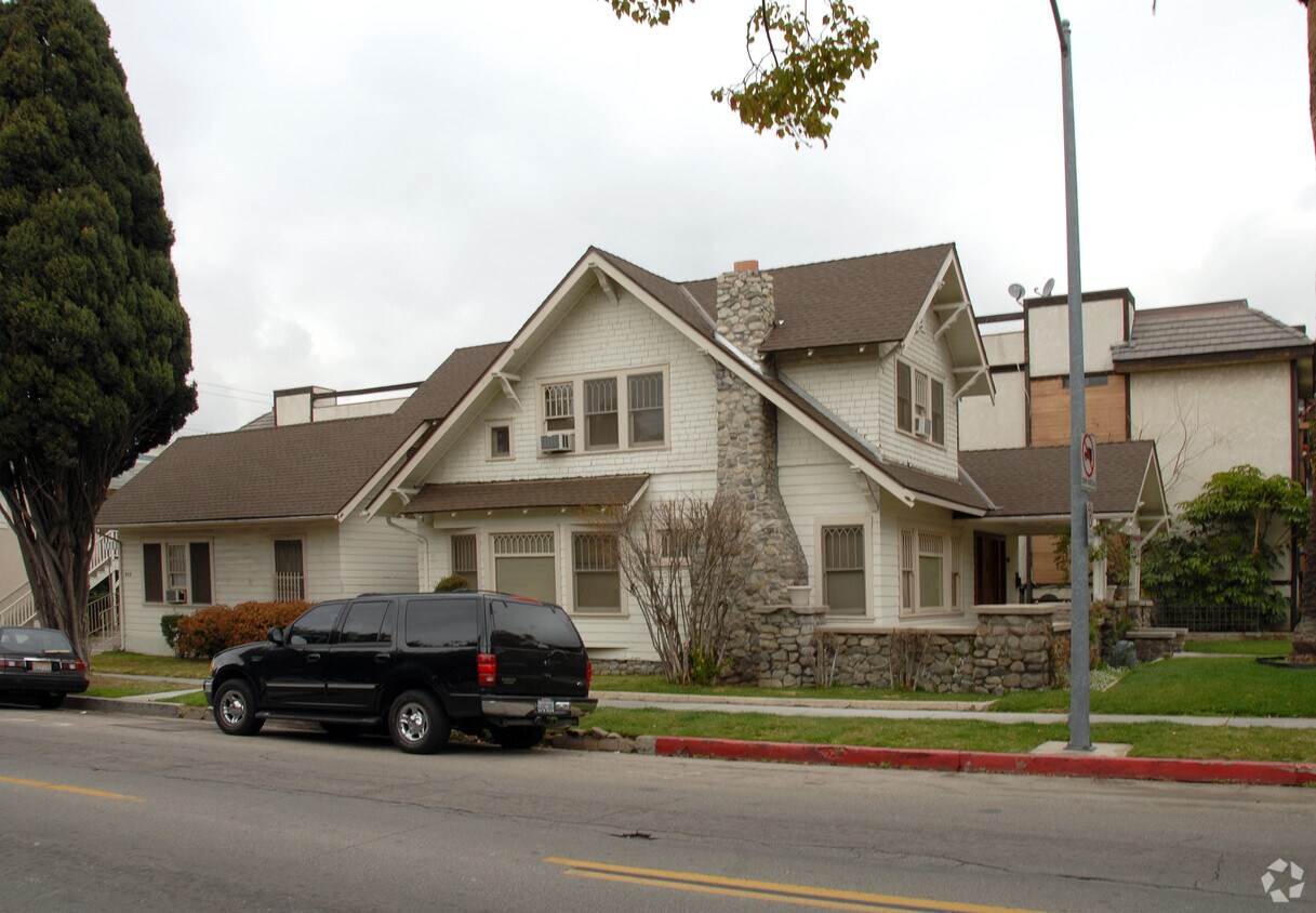 Primary Photo - 301 N Kenwood St