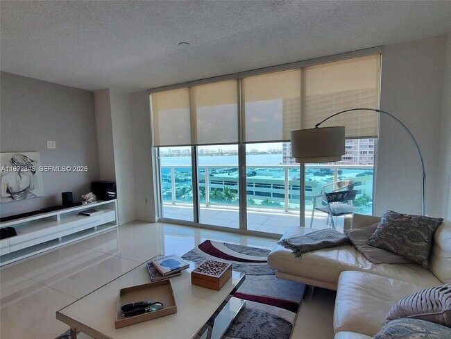 Foto del edificio - 1881 79th Street Causeway