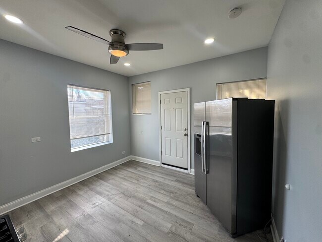 Foto del edificio - 843 E Marquette Rd