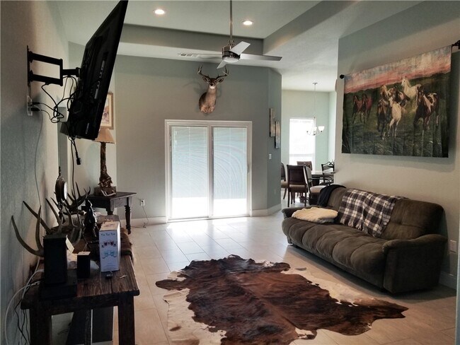 Building Photo - 10207 Little Creek Cir