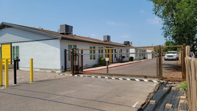 Building Photo - 2232 E Roosevelt St