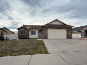 Building Photo - 2121 Big Lost Dr