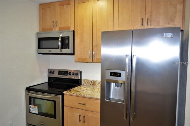 Building Photo - 4028 Crockers Lake Blvd