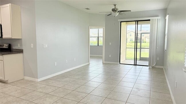 Foto del edificio - 2449 Seven Oaks Dr
