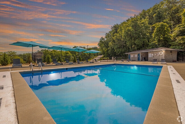 Swimming Pool - The Flats At Fox Hill