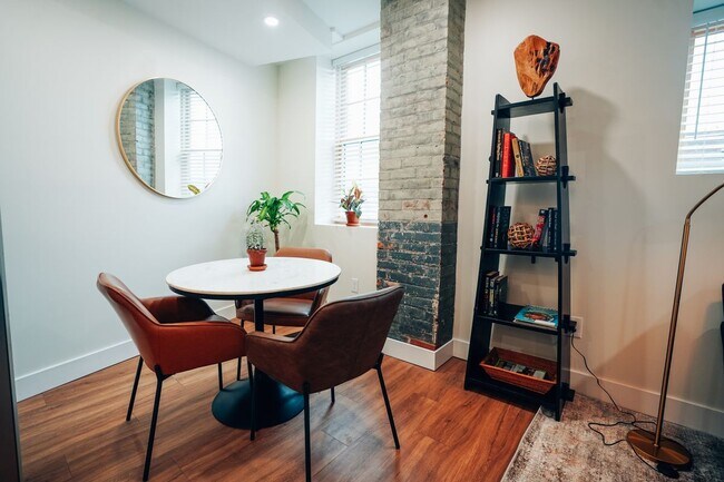 Building Photo - 110 Hotel St