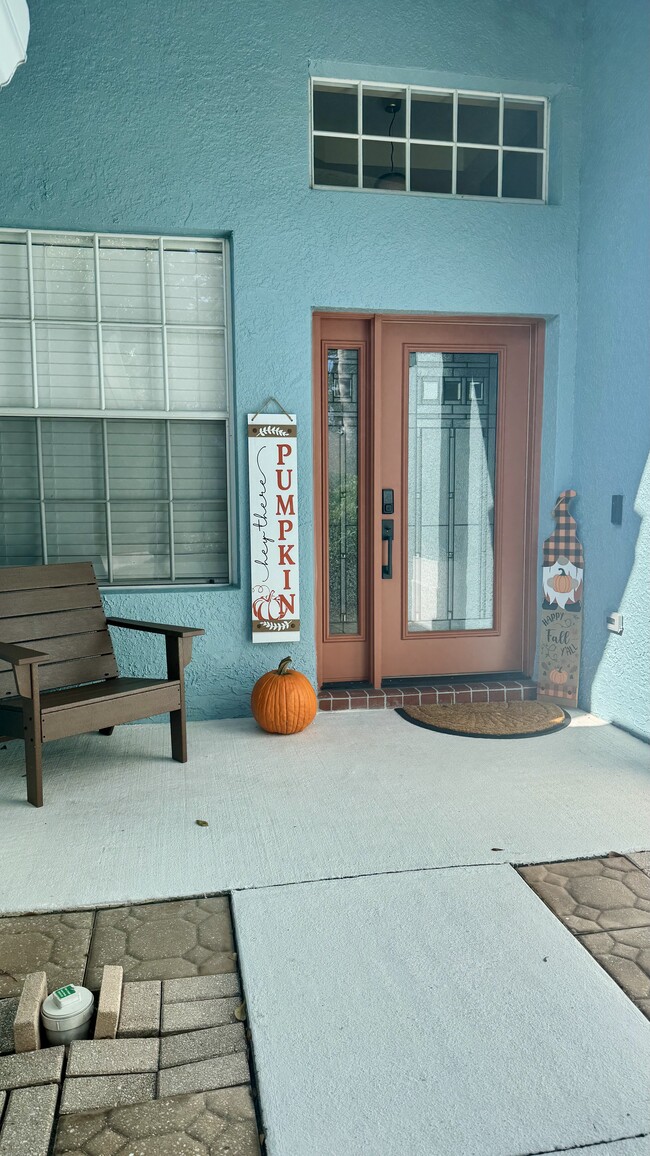 Photo - 480 Bridle Path Way House