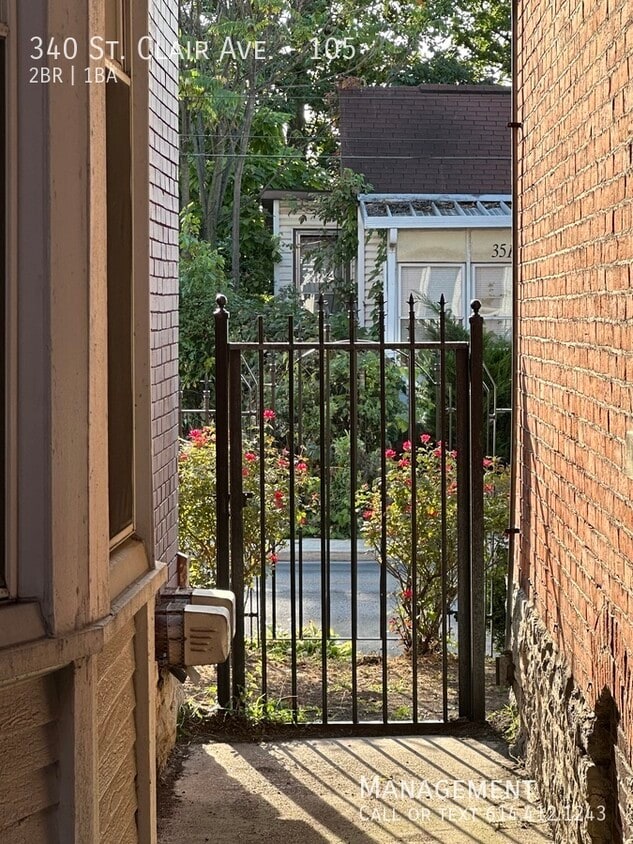 Primary Photo - 340 St Clair Ave