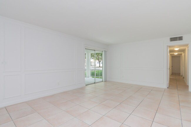 Sala de estar - 3912 Ponce de Leon Blvd