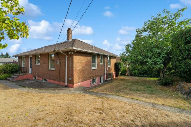 Building Photo - 3 bedroom in Seattle WA 98126