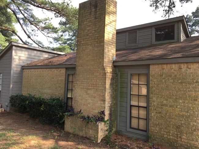 Building Photo - The Timbers Duplexes