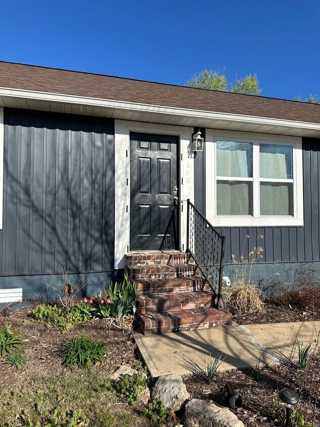 140 Rea St, Hollister, MO 65672 House Rental in Hollister, MO