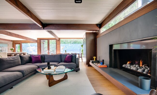 Foto del edificio - 9624 Yoakum Dr