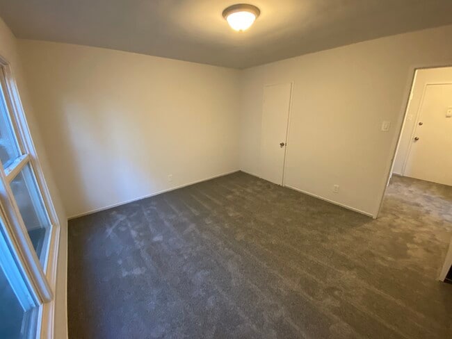 Unit 203 - Bedroom - 2660 Gough St