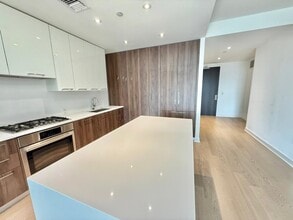 Building Photo - 1650 Silver Hill Dr