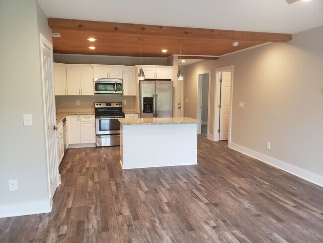 Foto del edificio - Lovely 2 bedroom 2 bath unfurnished home located in the Pine Ridge Community - Holly Ridge