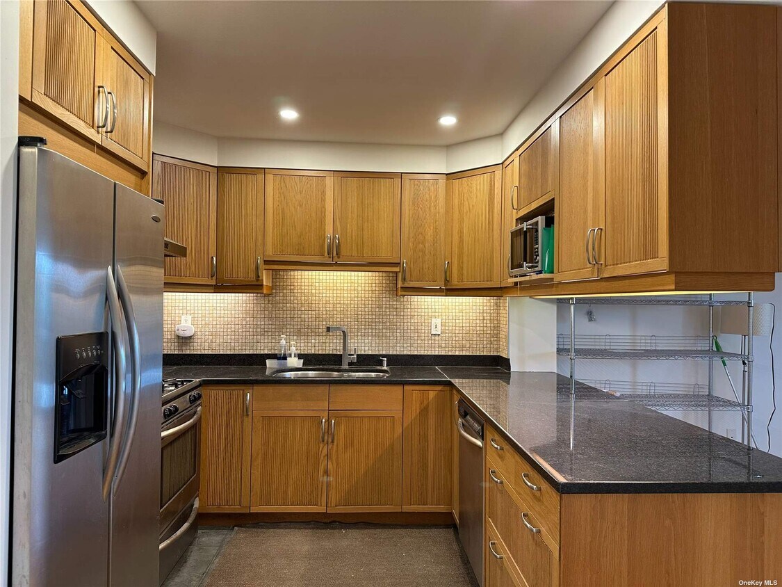 Primary Photo - 114-33 Dalian Ct