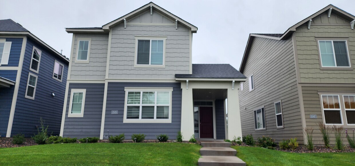 Foto principal - 1515 100th Ave NW