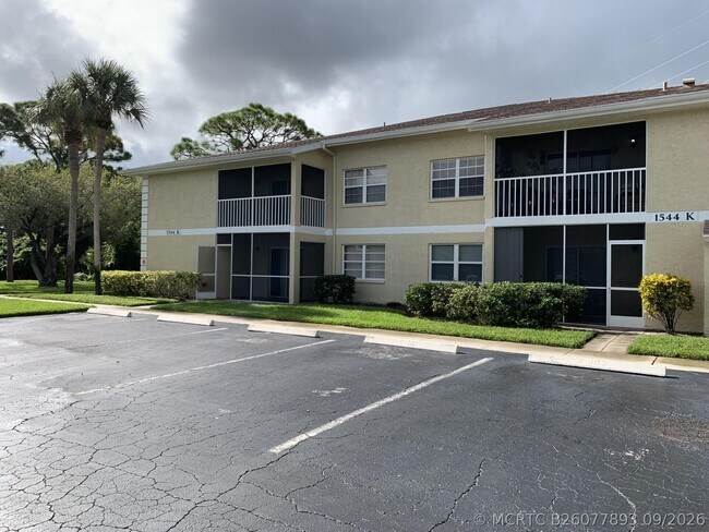 Foto del edificio - 1544 SE Royal Green Cir