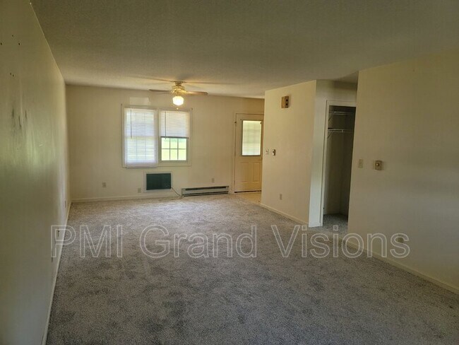 Building Photo - 1305 18th St