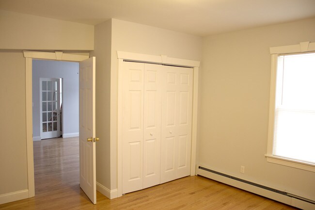 Building Photo - 28 Summit St