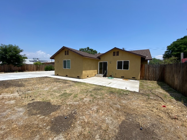 Building Photo - 4030 Witt Ave