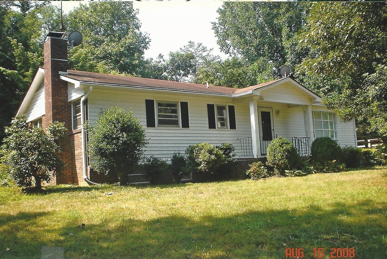 Primary Photo - 2106 Glenheath Dr