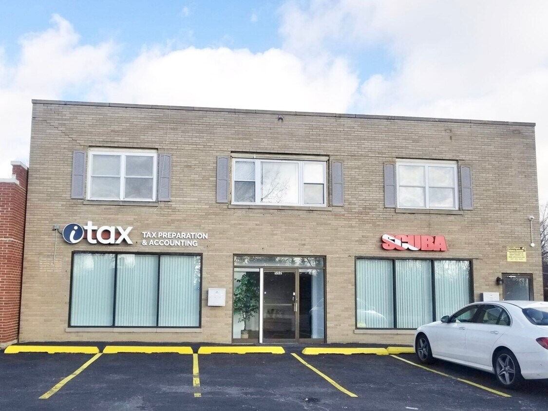 552 E Northwest Hwy Unit 2A, Palatine, IL 60074 Room for Rent in