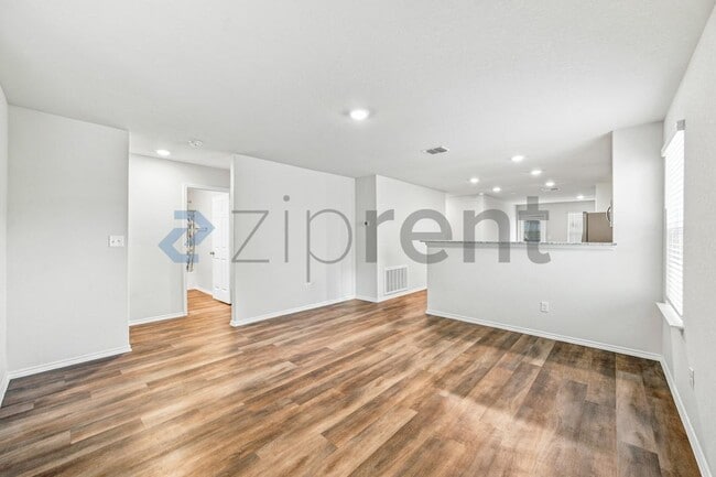 Building Photo - Unit
