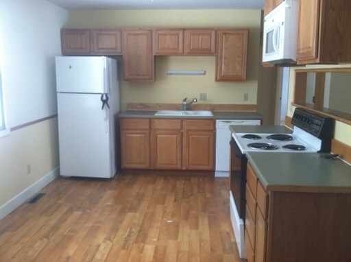 Building Photo - 108 Sunset Dr