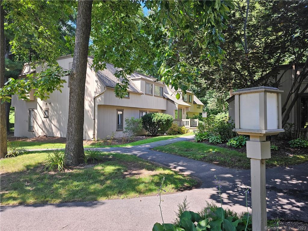 32 Crocus Ln Unit 32, Avon, CT 06001 Condo for Rent in Avon, CT
