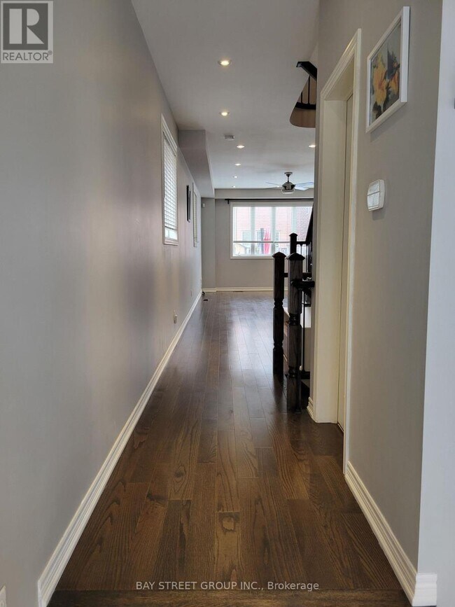 Building Photo - 95 Win Timbers Cres