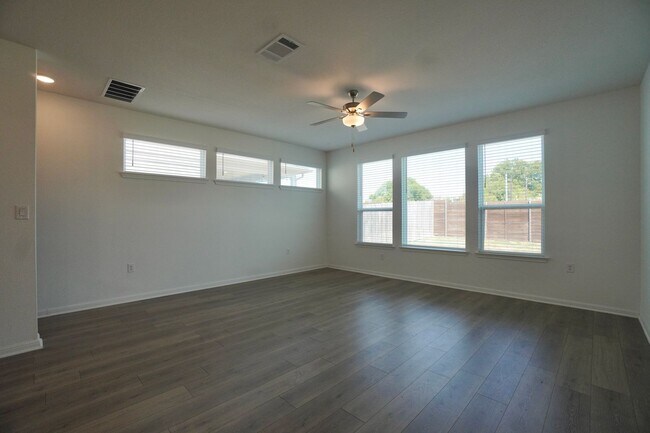 Building Photo - 1610 Iberville Dr