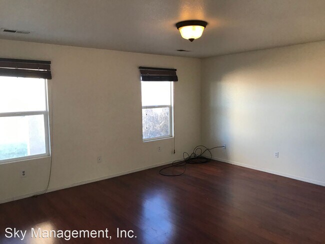 Building Photo - 3 br, 2.5 bath House - 3312 Red Rock Ct NE