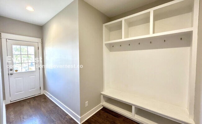 Foto del edificio - 1806B 7th Ave N