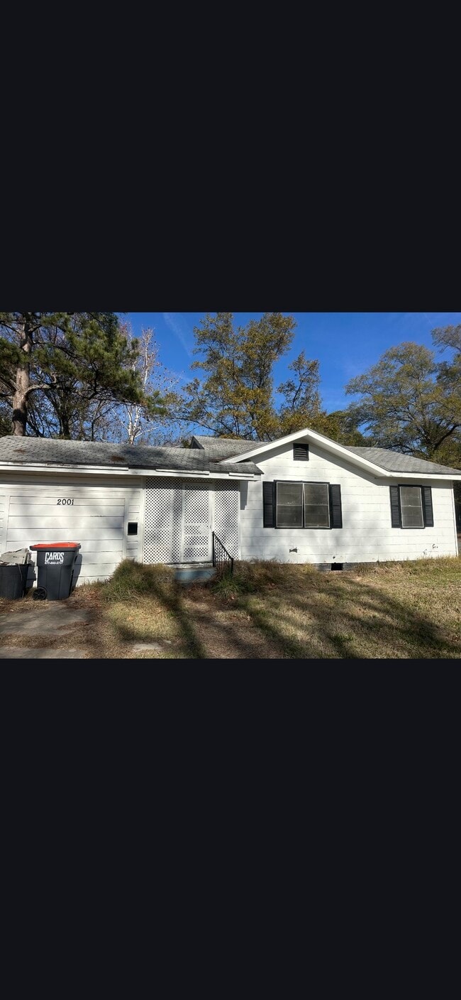 Building Photo - 2001 W 28th Ave