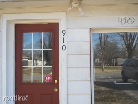 Building Photo - 3 br, 1 bath House - 910 S Kansas Ave